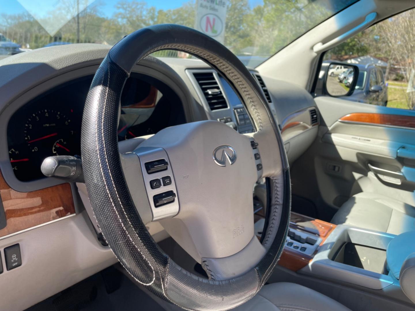 2008 WHITE INFINITI QX56 BASE (5N3AA08D18N) with an 5.6L engine, Automatic transmission, located at 5103 Dorchester Rd., Charleston, SC, 29418-5607, (843) 767-1122, 36.245171, -115.228050 - Photo#22